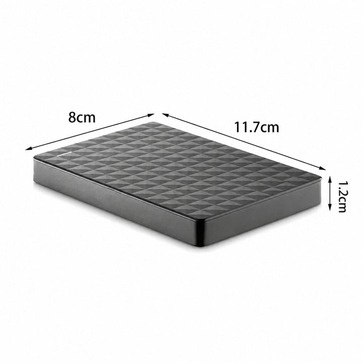 Sort harddisk set skråt fra siden med målpile, der viser bredde, længde og tykkelse 6