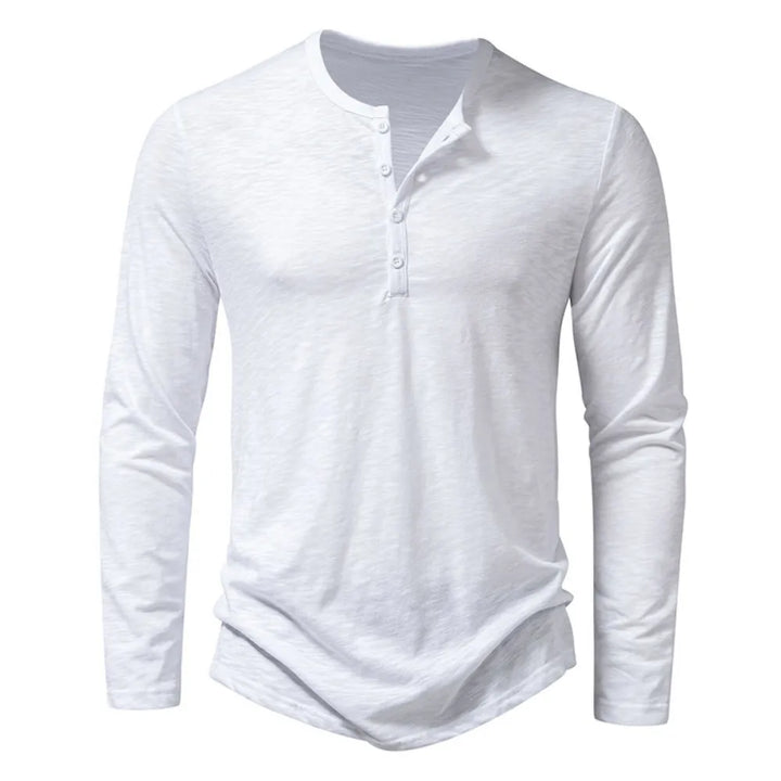 Hvid henley-skjorte med lange ærmer og lukning med hvide knapper, set forfra. 9