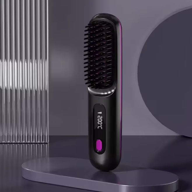 Sort ledningsfri stylingbørste med lilla knap og display, der viser 200 grader, stående på et podie. 11