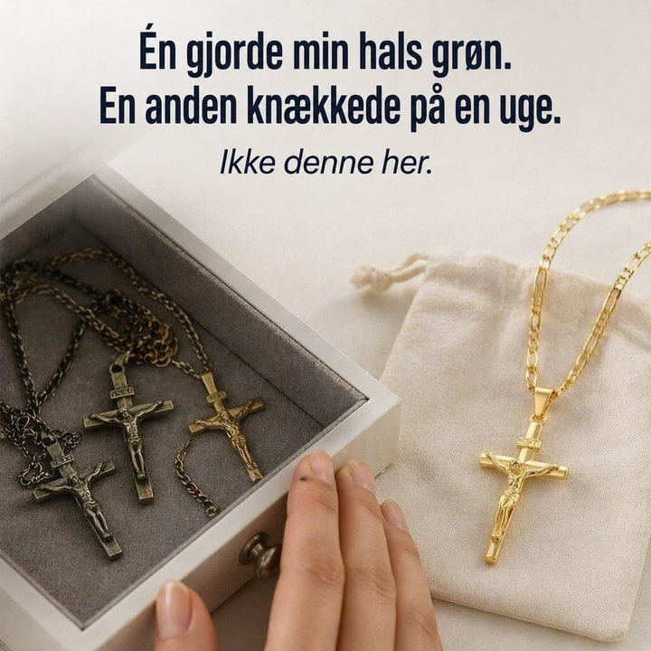 Guldfarvet krucifiks med kæde på en stofpose ved siden af smykskrin med mørke, anløbne kors 3