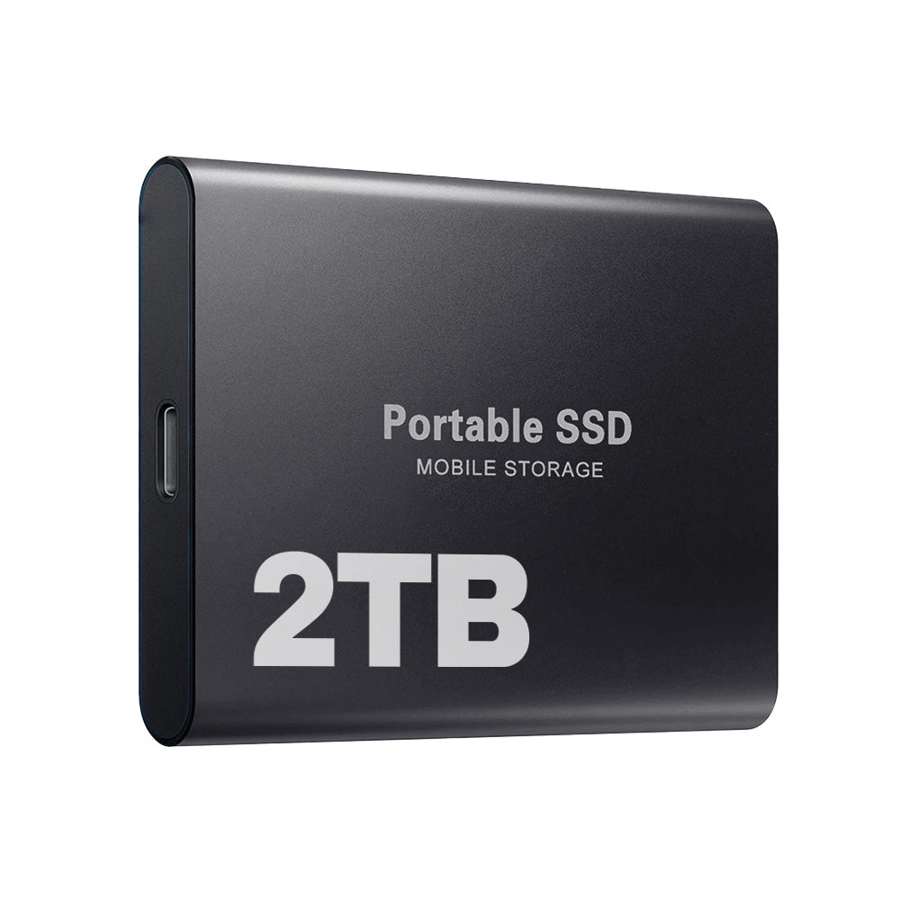 Sort ekstern SSD set på skrå med USB-C-port i siden og 2 TB-markering på forsiden. 6